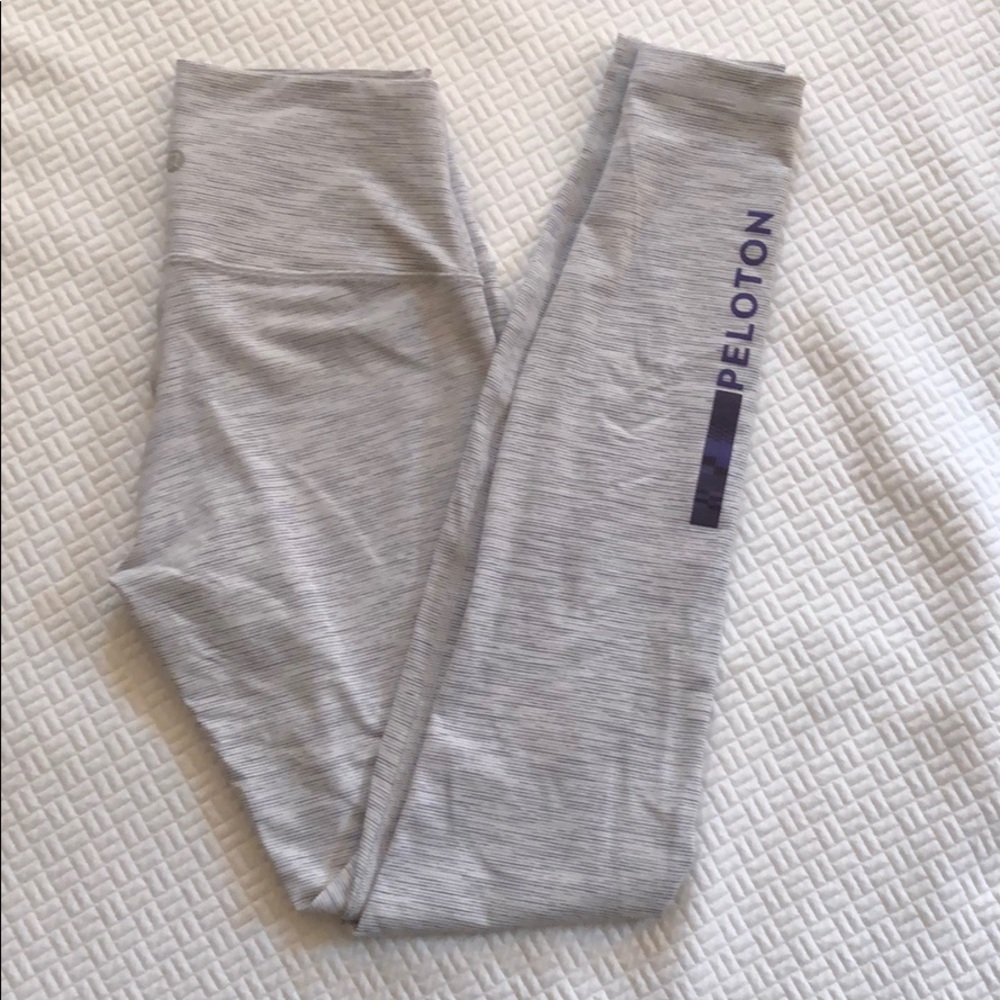 NWOT Lululemon Wunder Under leggings - Picture 2 of 6